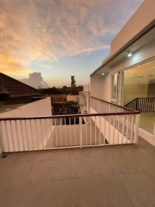 Villa 3 Bedroom Near Gwk Statue Ungasan